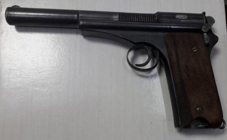 Excepcional pieza de la Historia Militar de España, primera pistola semiautomática del Ejército Español 01