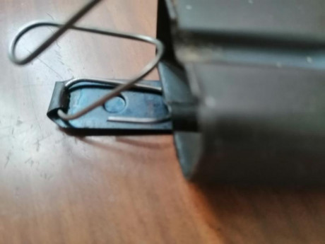 Vendo cargador para la pistola FN GP35 de 13 cartuchos en calibre 9 mm.Parabellum, estado perfecto según 10