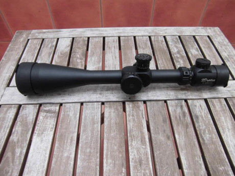 Hola, pongo a la venta este otro visor XDoptics 10-40x60 reticula "Y Tac" con monturas altas 02