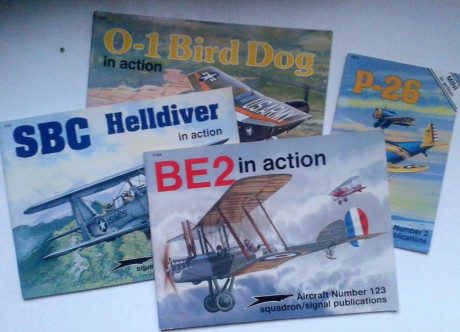 Vendo una pequeña colección de libros sobre aviación militar, compuesta por 10 monografías sobre diferentes 02