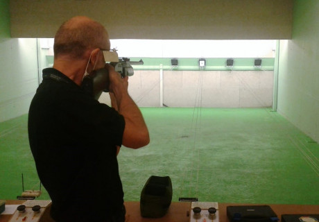 Vendo carabina Gamo G-1200, en muy buen estado.
Es una carabina a CO2 de repetición, con cargador para 12