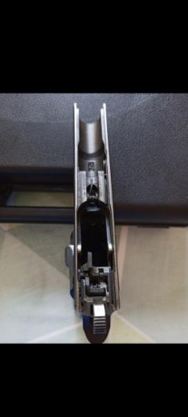 Vendo pistola CZ 75B. 9mm muy bien conservada. Con el kit de conversión del cal. 22lr.
Con miras de tritio. 01
