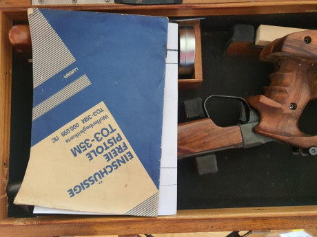 Poco hay que decir de la TOZ

Está en su caja original,con las herramientas, cacha Morini talla M
Con 02