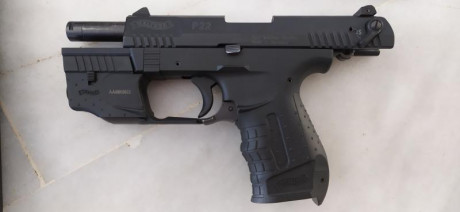 Vendo Walther P22, impecable, con tres cargadores y puntero láser original de la marca. Completa con maletín, 01