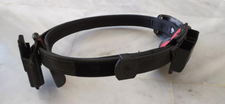 Por dejar afición. Vendo Glock 19, 2 gen. 3 cargadores. Disparador aligerado. Cinturón + funda y porta 00