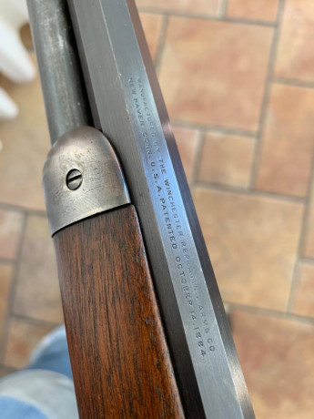 Vendo este Winchester 92 del calibre 38-40 con cañon octogonal .

El estado es excelente a pesar de los 10