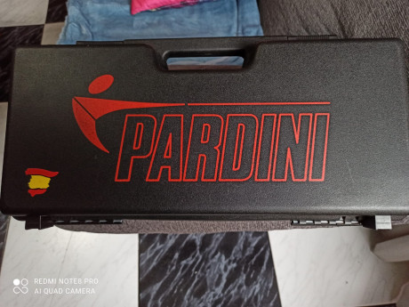 A petición de un amigo pongo a la venta pistola Pardini k12 de diciembre de 2019.

Con dos cachas una 22