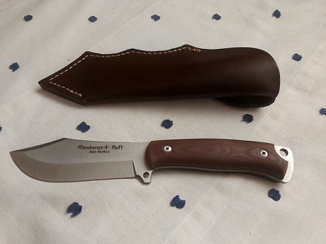 Pongo a la venta, 1 cuchillo del artesano albaceteño Juan Martínez.

Cuchillo Montaraz de la 1ª y única 00