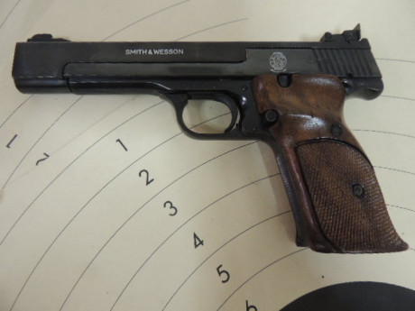 Vendo pistola smith & wesson modelo 41.
Dos cargadores y cachas anatómicas.
Precio: 500 euros. 02