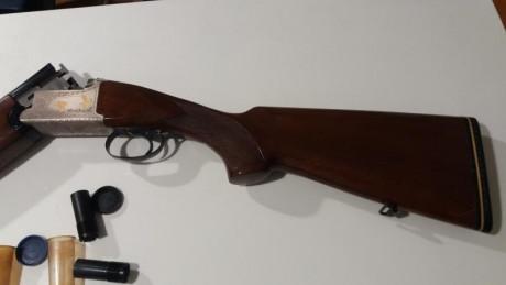 Vendo superpuesta franchi 2000 falconet.
Estado escelente  , 71 cm de cañon , seletor de tiro.
4 polichoc 12