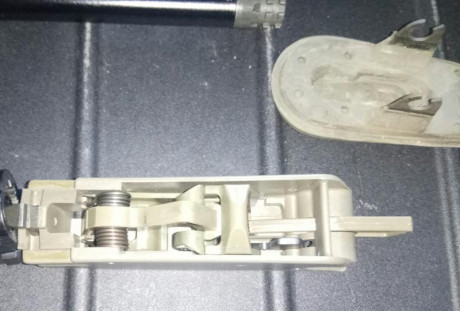 STEYR AUG, calibre 222R, estado excelente, se acompaña con tres cargadores sin limitar marca magpul, dos 20