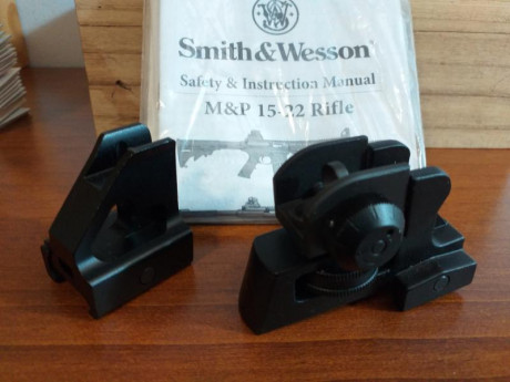 Alza y punto de mira originales de un MP15-22.
Están nuevos.
No se lo que pedir por ellos. 
40 euros ??? 02