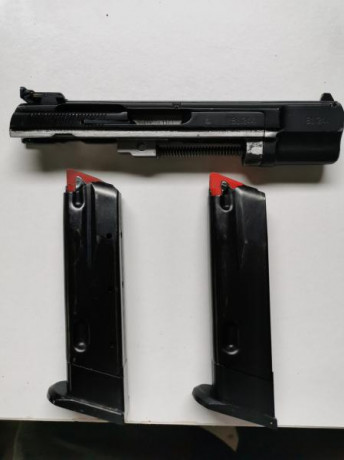 Buenas compañeros. Pues lo dicho vendo un kit del 22lr para CZ. No sé para que modelos es compatible yo 11