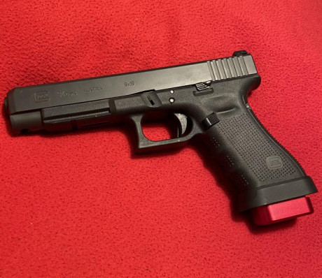 Glock 34  Gen 4 en estado impecable , muy pocos tiros , desconector a 1,5 kg , con 4 cargadores con tapas 22