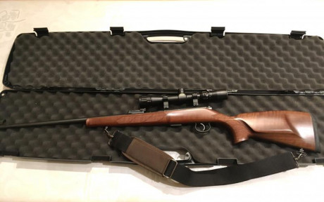 Hola:

Vendo esta carabina, de la conocida y fiable marca CZ, Calibre 22 LR. 

Es el modelo 553 con SISTEMA 02