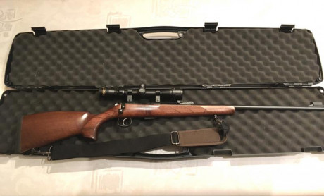 Hola:

Vendo esta carabina, de la conocida y fiable marca CZ, Calibre 22 LR. 

Es el modelo 553 con SISTEMA 01