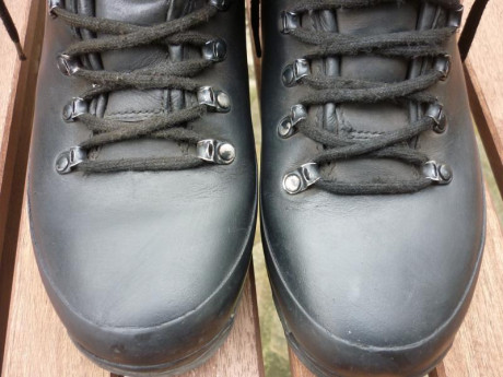 Vendo estas estupendas botas de la casa alemana MEINDL, el modelo Island MFS.
Tienen un año de uso, están 20