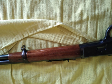 Vendo Rifle de PALANCA Marca TIGRE calibre 44/40. Precio 375€ más portes si hubiera que mandar. 01