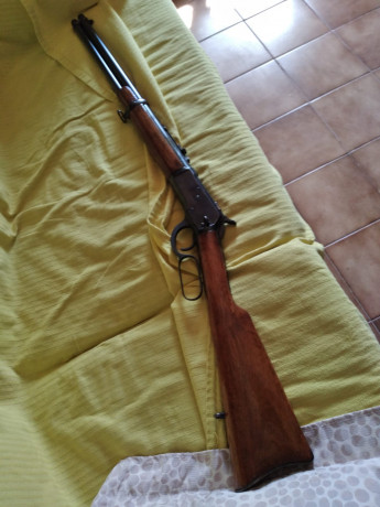 Vendo Rifle de PALANCA Marca TIGRE calibre 44/40. Precio 375€ más portes si hubiera que mandar. 00