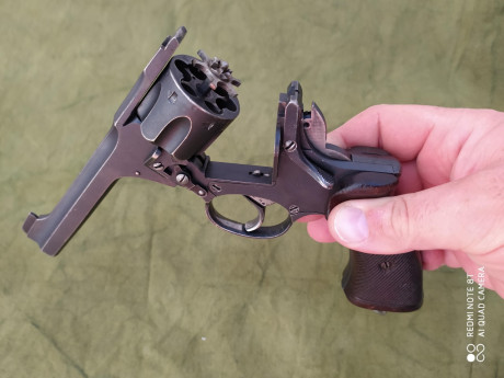 Saludos
Vendo revolver Enfield Nº2MKI* de 1941, cal 38/200 (38sw o 38 corto), en libro de coleccionista, 00