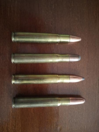 Esto del confinamiento da mucho tiempo para enredar.

Me aburrí de ver mi 750 Carbine con sus maderitas, 30