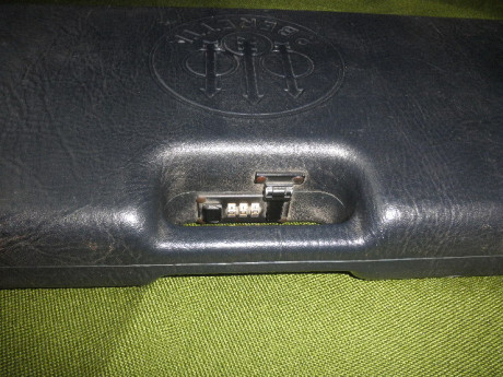 Vendo un estuche Beretta, para escopeta.
Medidas exteriores: 78X26X8.
El estuche se encuentra en Asturias.
Precio.- 01