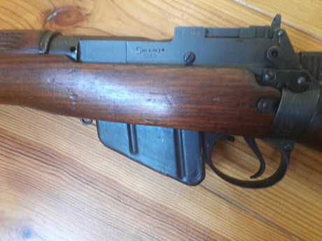 Vendo de mi coleccion un Lee Enfield muy interesante.
Es un Long Branch de Canadá de 1943 con el cajón 00