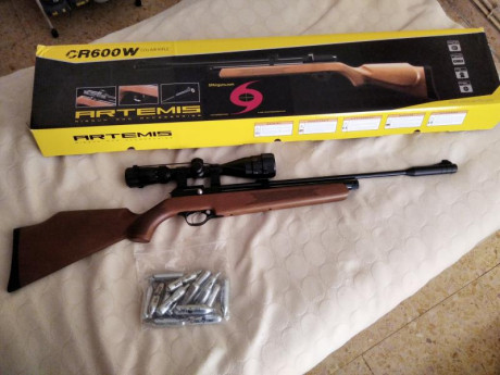 Hola buenas, vendo carabina cr600w de co2 en calibre 5,5 nueva a estrenar. Comprada en SPAirguns hace 01