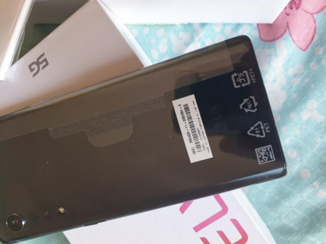 Pues eso...Mi compañia me ha regalado este smartphone LG modelo Velvet,con 5G.y yo con mi Galaxy S9 ya 00
