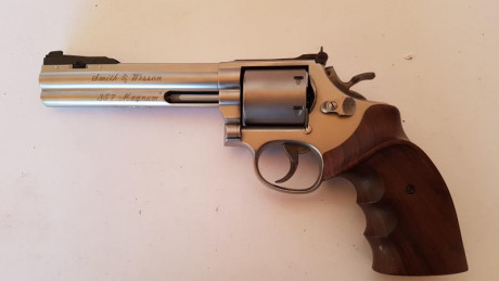Hola

Tengo un S&W 357 de 6" y estoy encantado con él, pero pesa como un muerto y cuando has 20