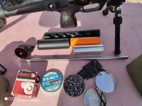 Un amigo me pide que le ponga a la venta dicha carabina 
Todo lo que aparece en las fotos 1600€ carabina 32