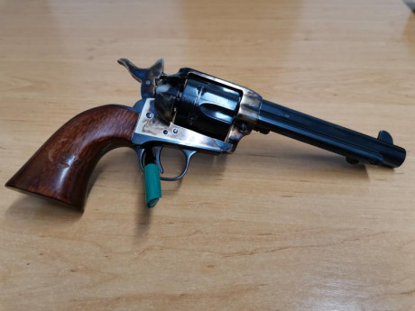 Calibre 45 45 LC
En muy buen estado
Agrupa de maravilla. 
Guiado en F
Se encuentra en BCN. 
Muy poco uso. 01