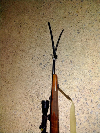 Hola,buenas tardes.
A un buen amigo le ha reventado  el cañon de su 300 winchester mod 70.
No sabemos 00