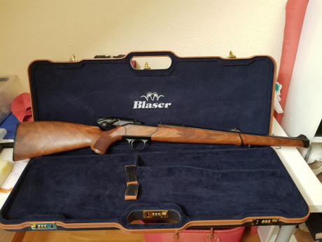 Vendo Blaser R93 attache stutzen Cal.30.06, cañón octogonal. Se puede probar sin problema en galería de 01