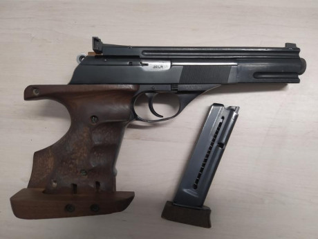 Poco que decir de esta histórica pistola. Modelo con el que se han iniciado muchos tiradores. Se puede 92