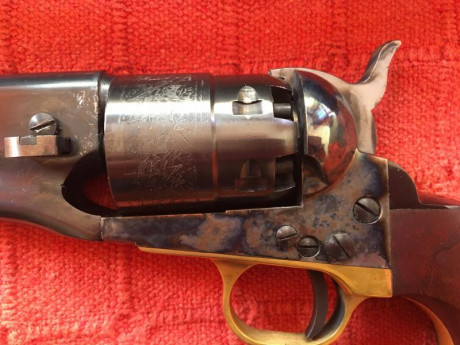 Buenos días, vendo revólver Pietta , calibre 44, cañón de 8 pulgadas, tambor grabado con la batalla de 12