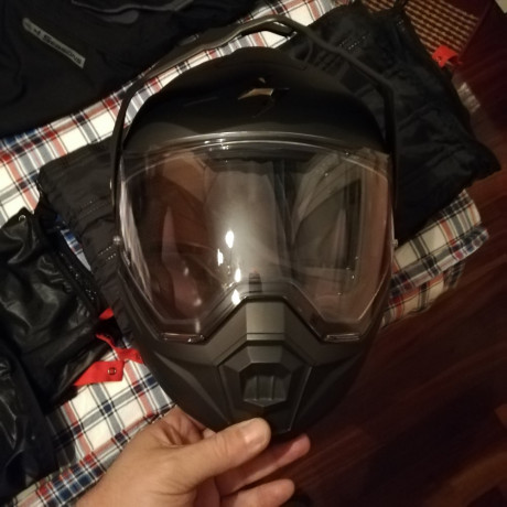 Muy buenas.

   Edito: Moto y Botas vendidas
Pondré el resto del equipo en un hilo aparte para que no 71