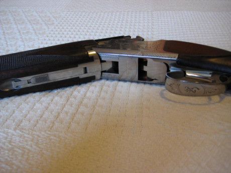 hola se vende superpuesta browning b125 calibre 12 cañones de 71cms de largos tres y una estrellas selector 21