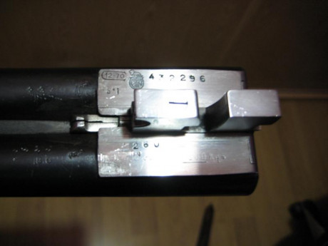 se vende paralela aya numero2 calibre 12 cañones de 66cms de largo tres y cuatro estrellas expulsora,indicador 40
