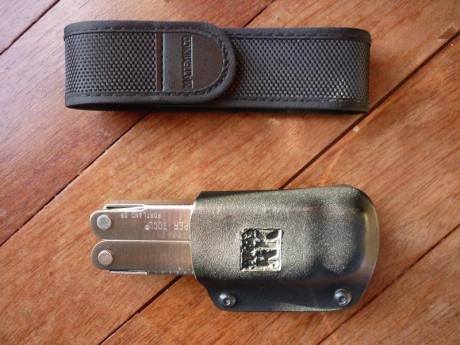 El mes pasado, por mi cumpleaños, me llego una flamante Leatherman OHT pavonada en negro y ahora pongo 02