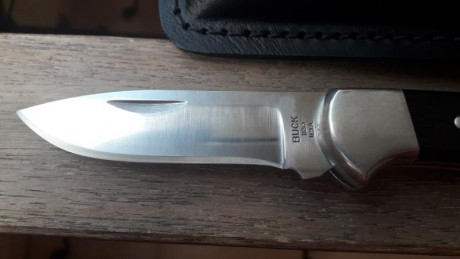 Vendo esta navaja buck 112 usada pero en perfecto estado , con su funda  y caja original , esta en Valencia 01