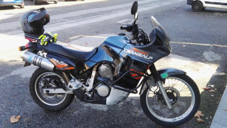 Muy buenas.

   Edito: Moto y Botas vendidas
Pondré el resto del equipo en un hilo aparte para que no 130