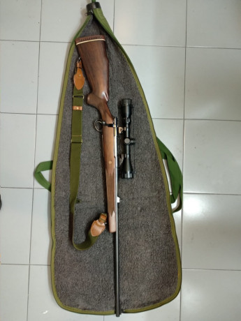 Buenas a todos,
 un buen amigo vende este rifle de cerrojo marca SAKO modelo L61R. Calibre 300 WM. Con 00