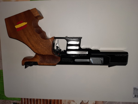 Vendo Pistola de tiro olímpico Pardini del 22 con kit del 32. El arma a disparado muy poco, es del 09 00
