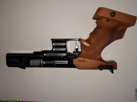 Vendo Pistola de tiro olímpico Pardini del 22 con kit del 32. El arma a disparado muy poco, es del 09 12