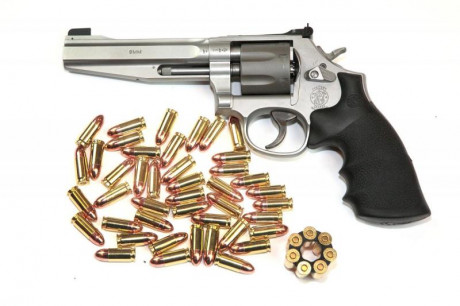 Buenas.

Vamos a ver.

Esto contemplando el adquirir un revolver SMITH&WESSON Modelo 986 PERFORMANCE 120