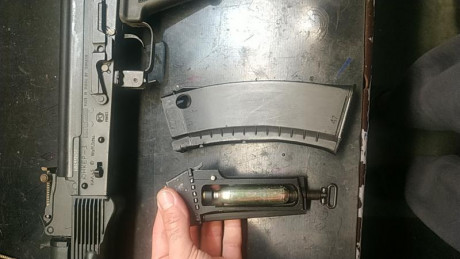 Se vende fusil replica de AK 47 fabricado en rusia metalico marca baikal.
Cargador extraible, culata plegable, 10