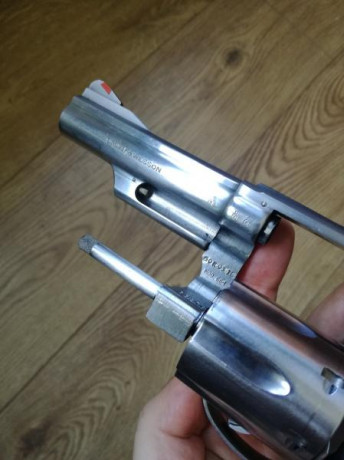 Buenas a todos,
Vendo este revolver SMITH & WESSON modelo 66, calibre 357/38, con cañón de 4". 52