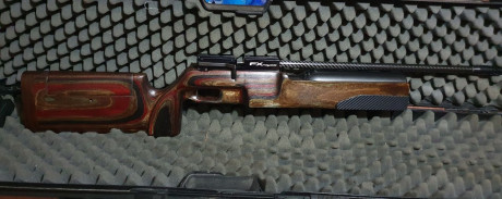 Vendo carabina aire calibre 4,5 FX ROYALE 400 con culata de bench rest y latiguillo carga. Precio 600 00