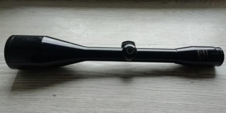 Buenas.
Vendo este magnifico visor. 
Optica y regulaciones impecables. 
Con signos muy leves de uso. 
Tubo 00